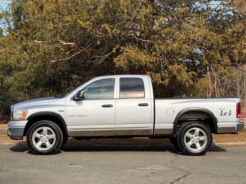 Used 2006 Dodge Ram 1500 Truck SLT image 2
