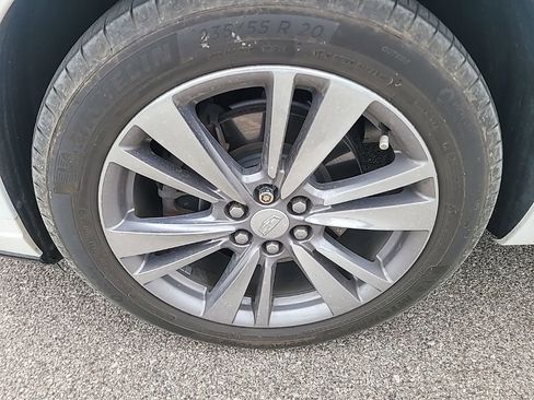 Used 2024 Cadillac XT6 Premium Luxury image 3