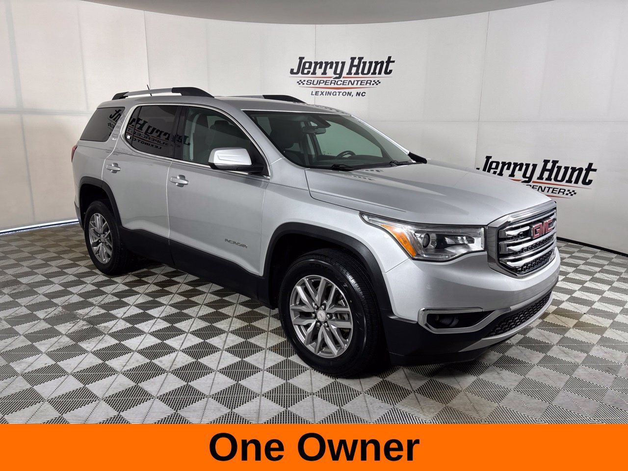 Used 2017 GMC Acadia SLE w/ Driver Alert Package I FWD image 5