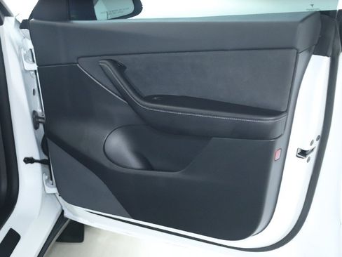 Used 2022 Tesla Model Y Performance AWD/4WD image 30