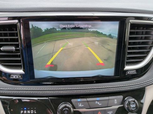 Used 2024 Chrysler Pacifica Limited FWD image 24