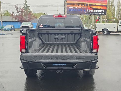 Certified 2024 Chevrolet Colorado Trail Boss w/ Technology Package AWD/4WD image 9
