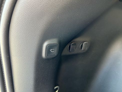 Used 2019 Jeep Cherokee Trailhawk w/ Comfort/Convenience Group image 26