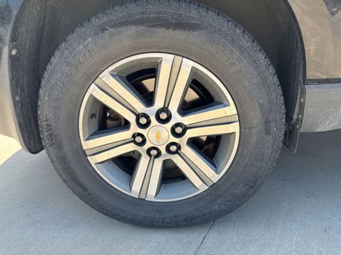 Used 2017 Chevrolet Traverse LT FWD image 24