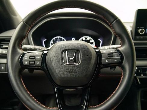 Certified 2025 Honda Pilot Sport image 15