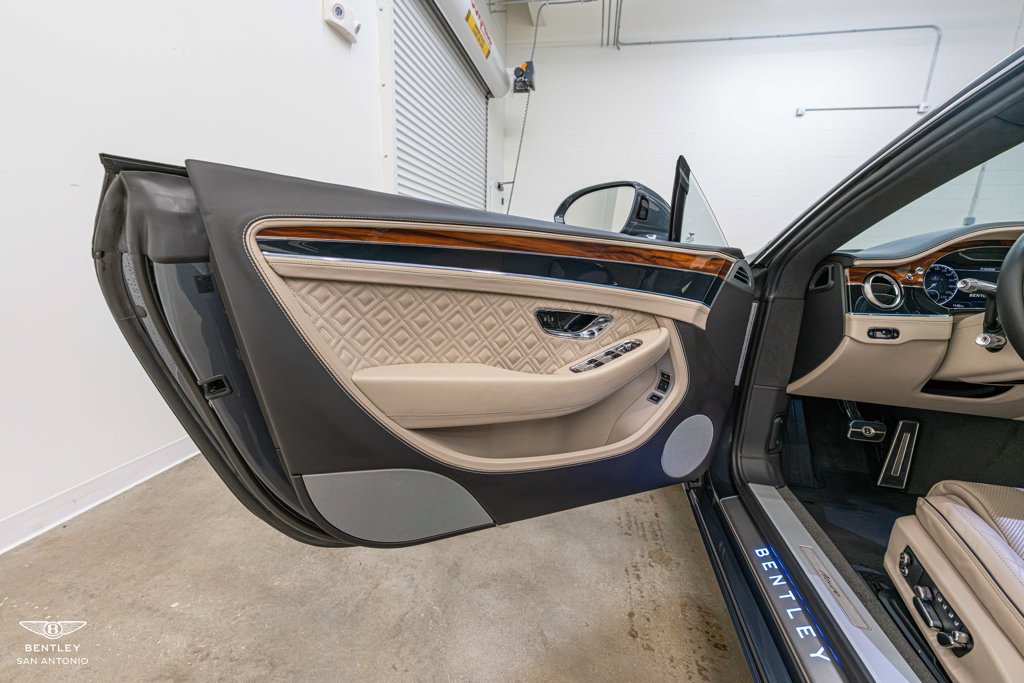 Used 2023 Bentley Continental GT V8 AWD/4WD image 32