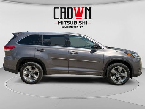 Used 2019 Toyota Highlander Limited Platinum AWD/4WD image 2