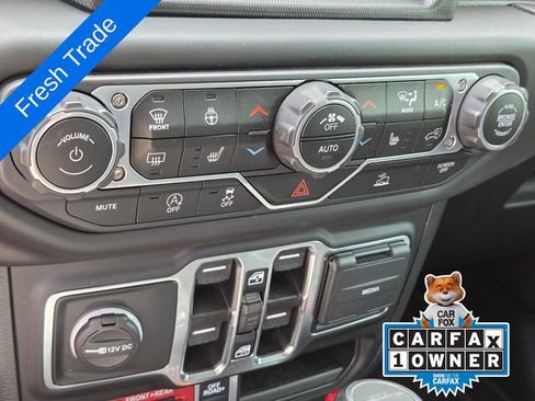 Used 2023 Jeep Gladiator Rubicon w/ LED Lighting Group AWD/4WD image 22