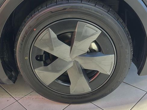 Used 2024 Toyota Prius LE image 28