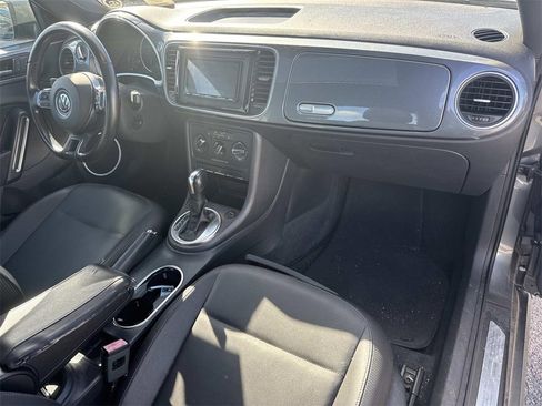 Used 2012 Volkswagen Beetle 2.5 image 21