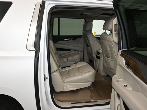 Used 2018 Cadillac Escalade ESV Luxury image 51
