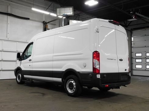 Used 2019 Ford Transit 250 148 Medium Roof image 9