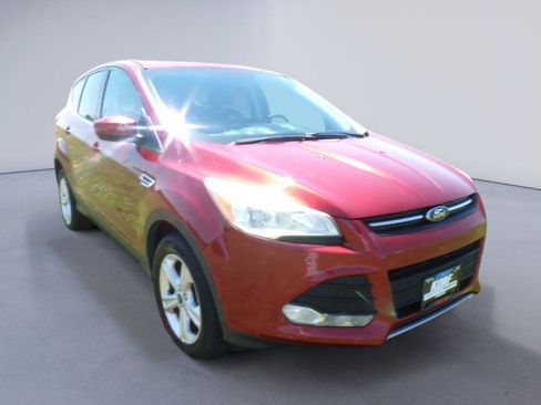 Used 2016 Ford Escape SE AWD/4WD image 2