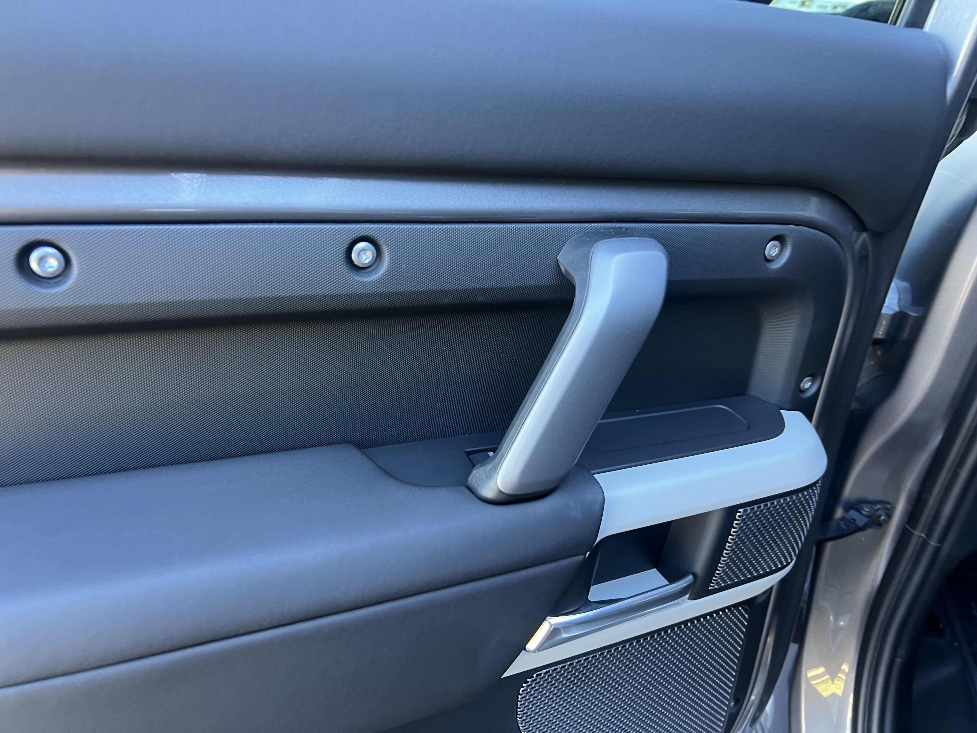 Certified 2024 Land Rover Defender 110 X-Dynamic SE AWD/4WD image 30