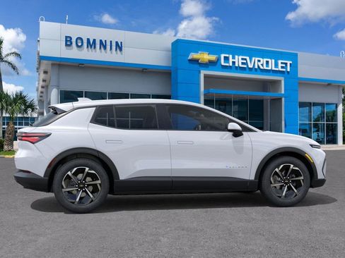 New 2026 Chevrolet Equinox EV LT image 6