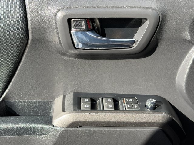 Used 2022 Toyota Tacoma TRD Off-Road AWD/4WD image 21