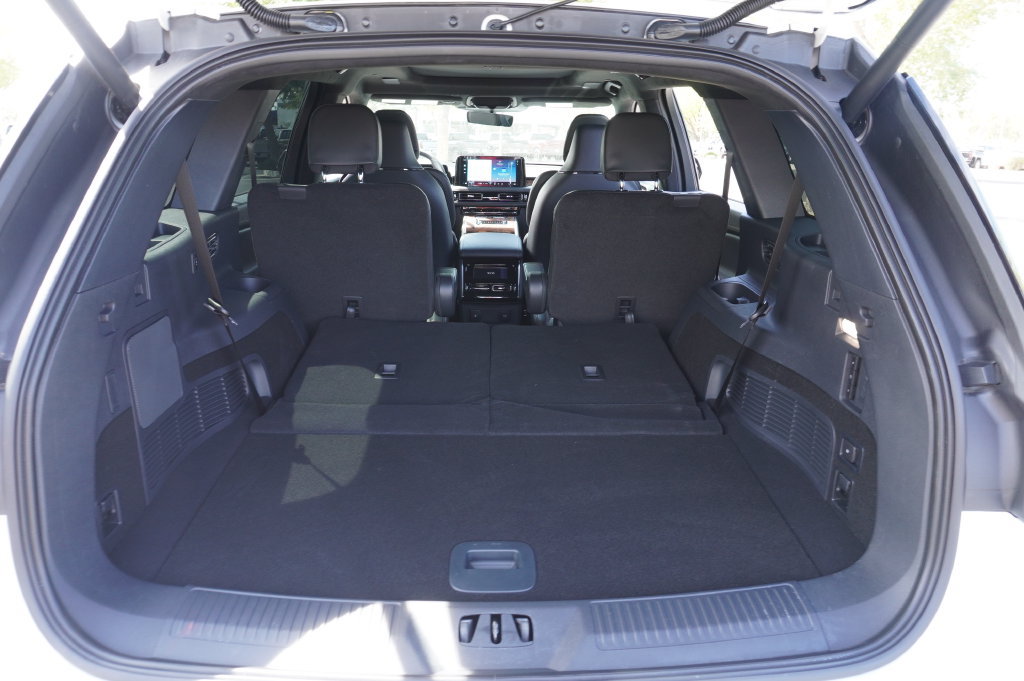 Used 2026 Lincoln Aviator Black Label w/ Jet Appearance Package AWD/4WD image 9