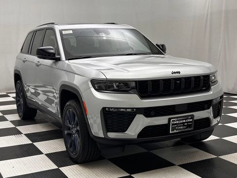 New 2026 Jeep Grand Cherokee Limited AWD/4WD image 2