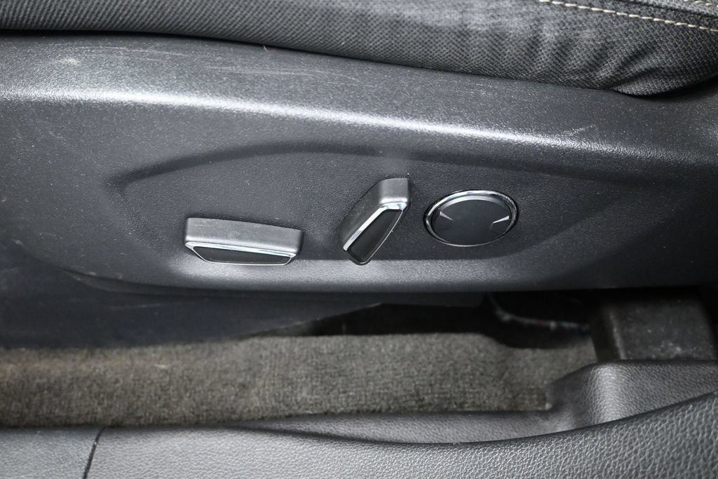 Used 2017 Ford Explorer XLT FWD image 11