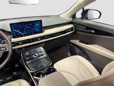 Used 2023 Lincoln Nautilus Reserve w/ Equipment Group 201A image 25