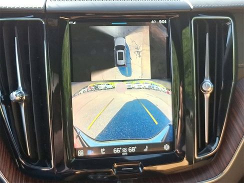 Used 2024 Volvo XC60 B5 Ultimate w/ Protection Package Premier image 18