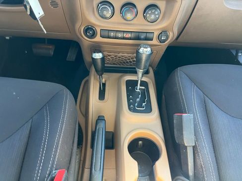 Used 2015 Jeep Wrangler Unlimited Sahara w/ Connectivity Group image 35