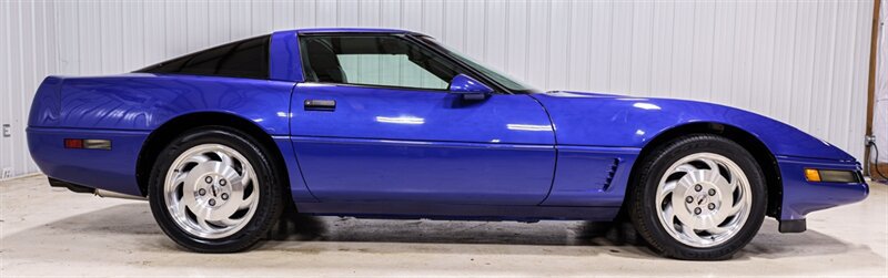 Used 1995 Chevrolet Corvette Coupe RWD image 19