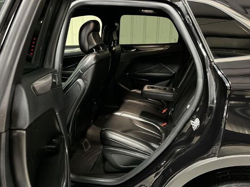 Used 2019 Lincoln MKC Premiere image 12