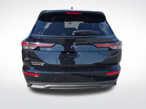 New 2025 Mitsubishi Outlander ES image 4