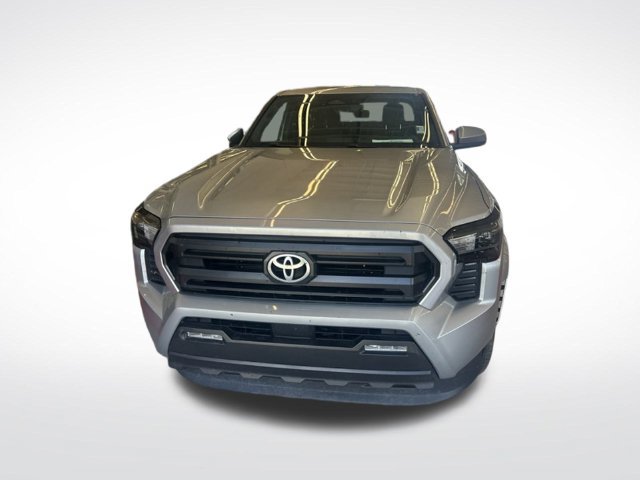 Used 2024 Toyota Tacoma SR5 AWD/4WD image 2