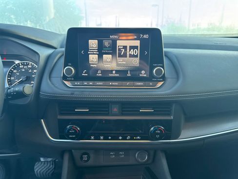 Certified 2025 Nissan Rogue SV image 16