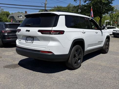 Used 2023 Jeep Grand Cherokee L Laredo AWD/4WD image 4