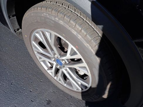 Used 2022 Ford Escape SEL image 5