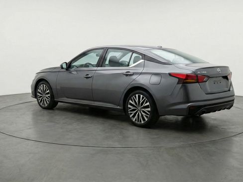 Used 2025 Nissan Altima 2.5 SV FWD image 6