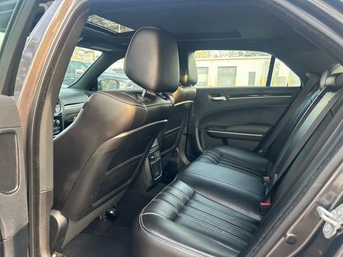 Used 2023 Chrysler 300 S image 9