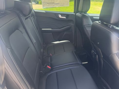 Used 2024 Ford Escape Platinum image 29
