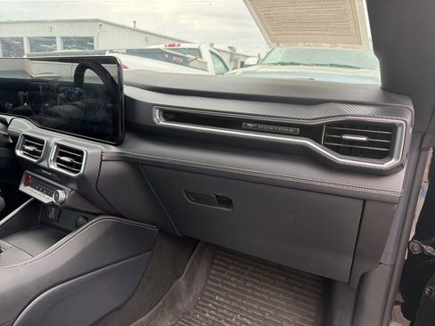 Used 2025 Ford Mustang Premium image 15