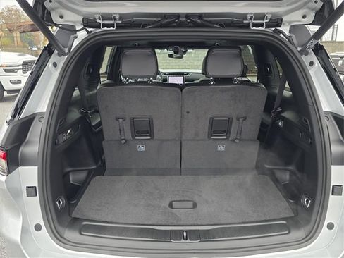 New 2025 Jeep Grand Cherokee L Limited image 9