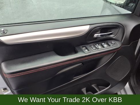 Used 2019 Dodge Grand Caravan GT image 11