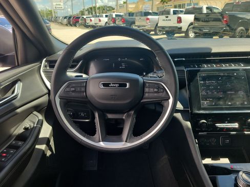 Used 2024 Jeep Grand Cherokee L Laredo w/ Luxury Tech Group I RWD image 15