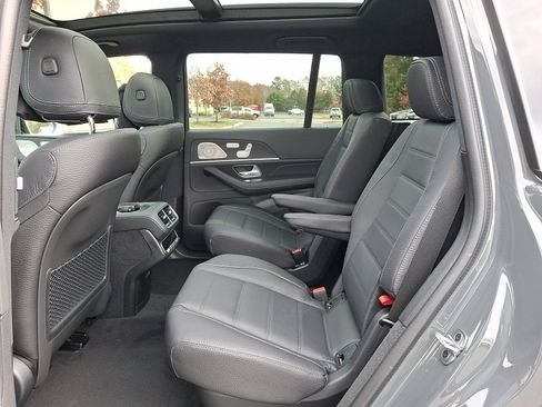 Used 2026 Mercedes-Benz GLS 450 4MATIC image 7