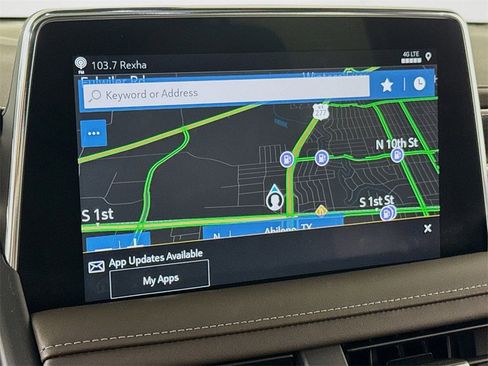 Used 2021 GMC Yukon XL SLT w/ SLT Premium Package image 11