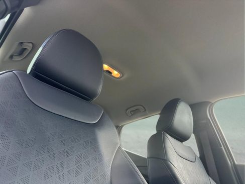 Used 2022 Chevrolet Bolt EUV LT w/ Convenience Package image 17