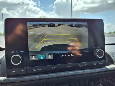 Used 2023 Honda CR-V EX image 10