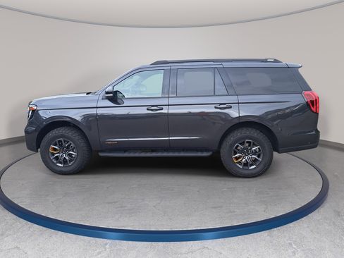 Used 2025 Ford Expedition Tremor AWD/4WD image 8
