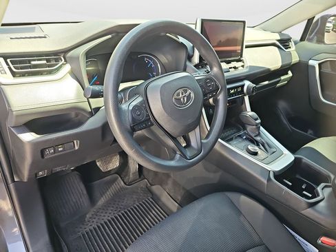 Certified 2023 Toyota RAV4 LE AWD/4WD image 9