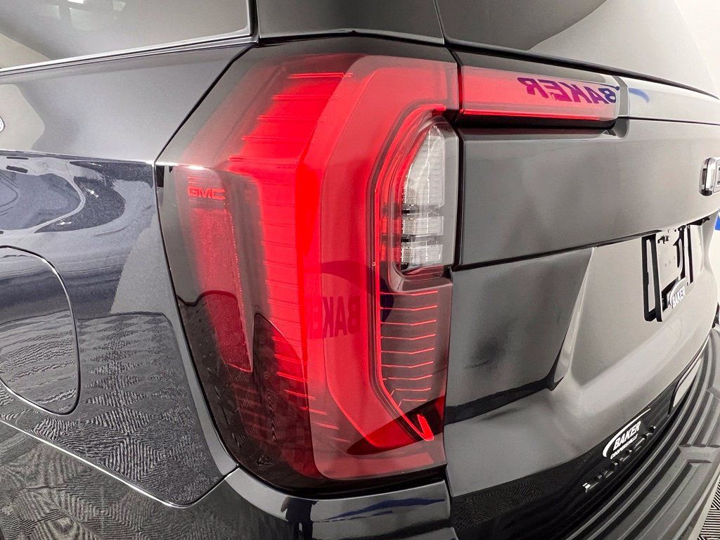 Used 2025 GMC Yukon XL AT4 AWD/4WD image 45