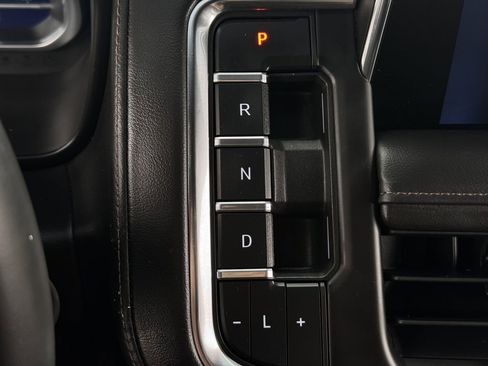 Used 2023 Chevrolet Tahoe High Country AWD/4WD image 19