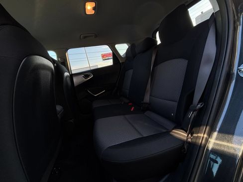 Used 2025 Kia Soul LX w/ LX Technology Package FWD image 19