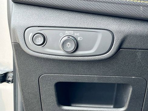 Used 2025 Chevrolet TrailBlazer ACTIV w/ Driver Confidence Package image 10